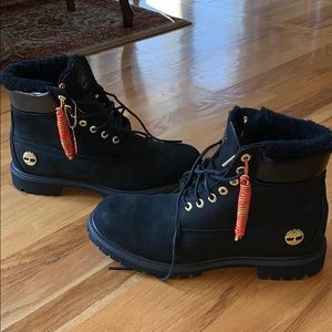 CUSTOM TIMBERLAND NWT!!